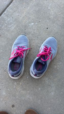 women’s tennis shoes