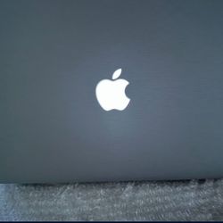 Apple 💻 MacBook 