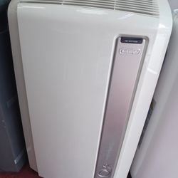 12000btu Portable Ac By Delonghi.  Complete Set With Windows Hose And Remote.  Brand New 
