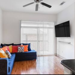 King Bed, Queen beds Plus Couch 