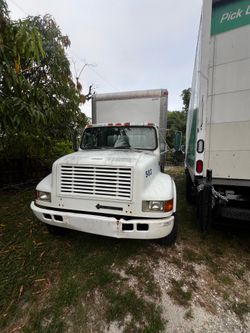 2002 International Box Truck