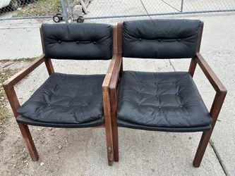 2 Chairs $30