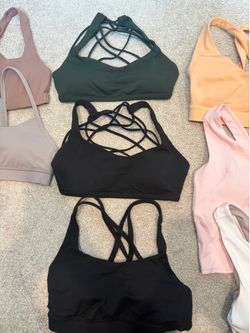 8x Great Condition/ Like New Size 4 Lululemon Bras/Tank