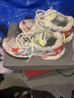 balenciagas runner cotton candy