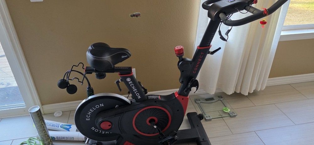 Echelon EX3 Smart Connect Indoor Cycling Exercise Bike