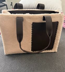 Brand new BCBG purse !!