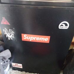 Igloo Mini Refrigerator 