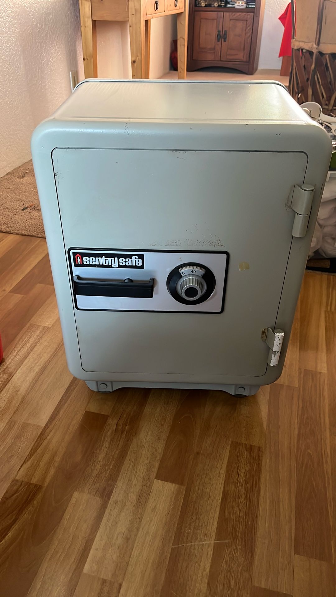 Sentry safe(Vintage)