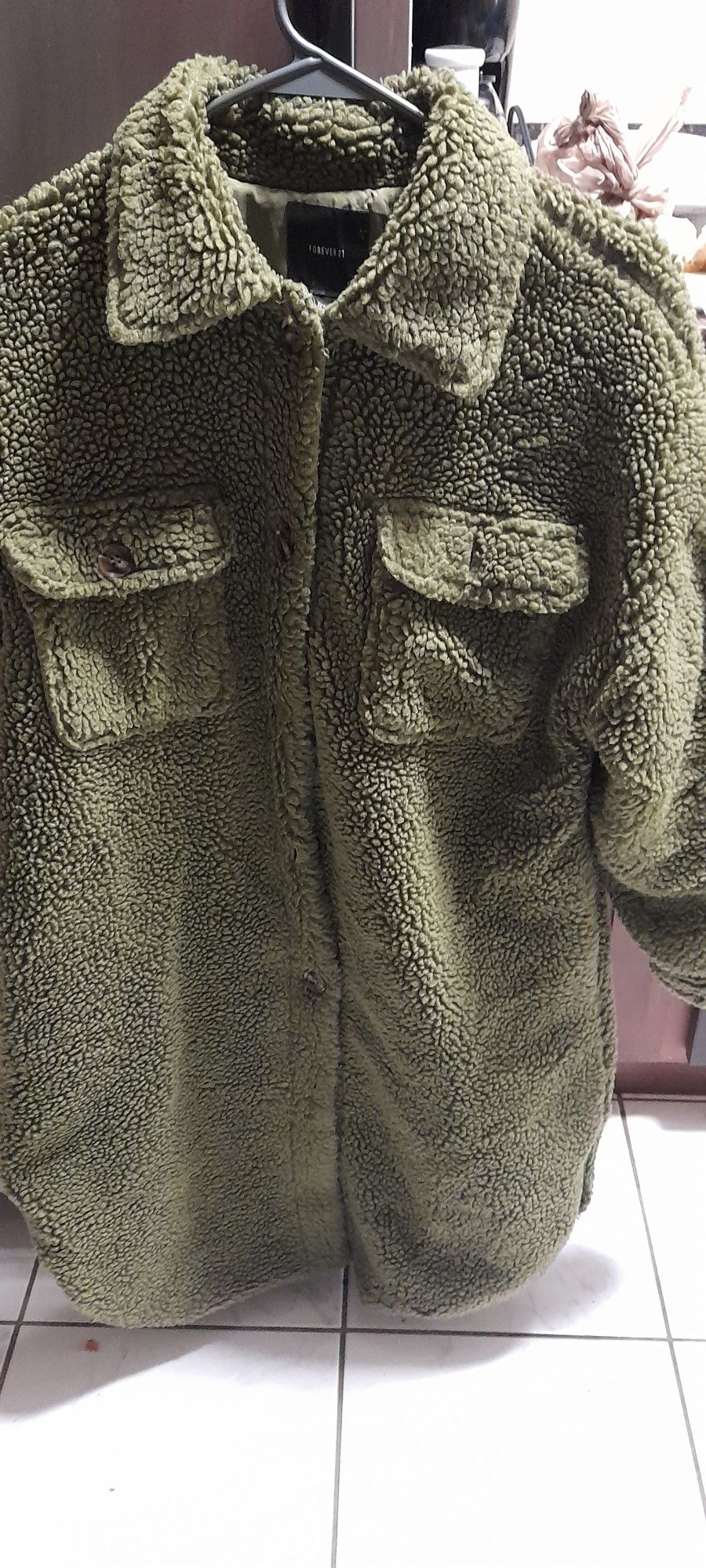 Mild Teddy Coat In Olive Green With 2 Double Breast Pockets