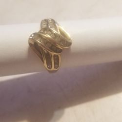 10K gold and diamond ring size  7 use