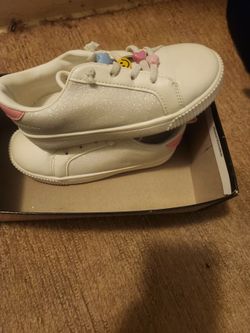 Girls shoes