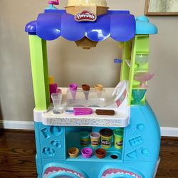 Play-Doh Kitchen Creations Ultimate Ice Cream Toy Truck Playset