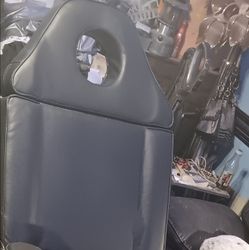 Tattoo/piercing/massage chair