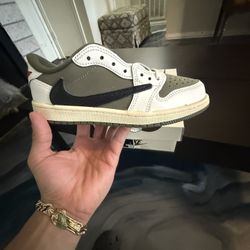 Jordan 1 Retro Low Og Sp Travis Scott Medium Olive  