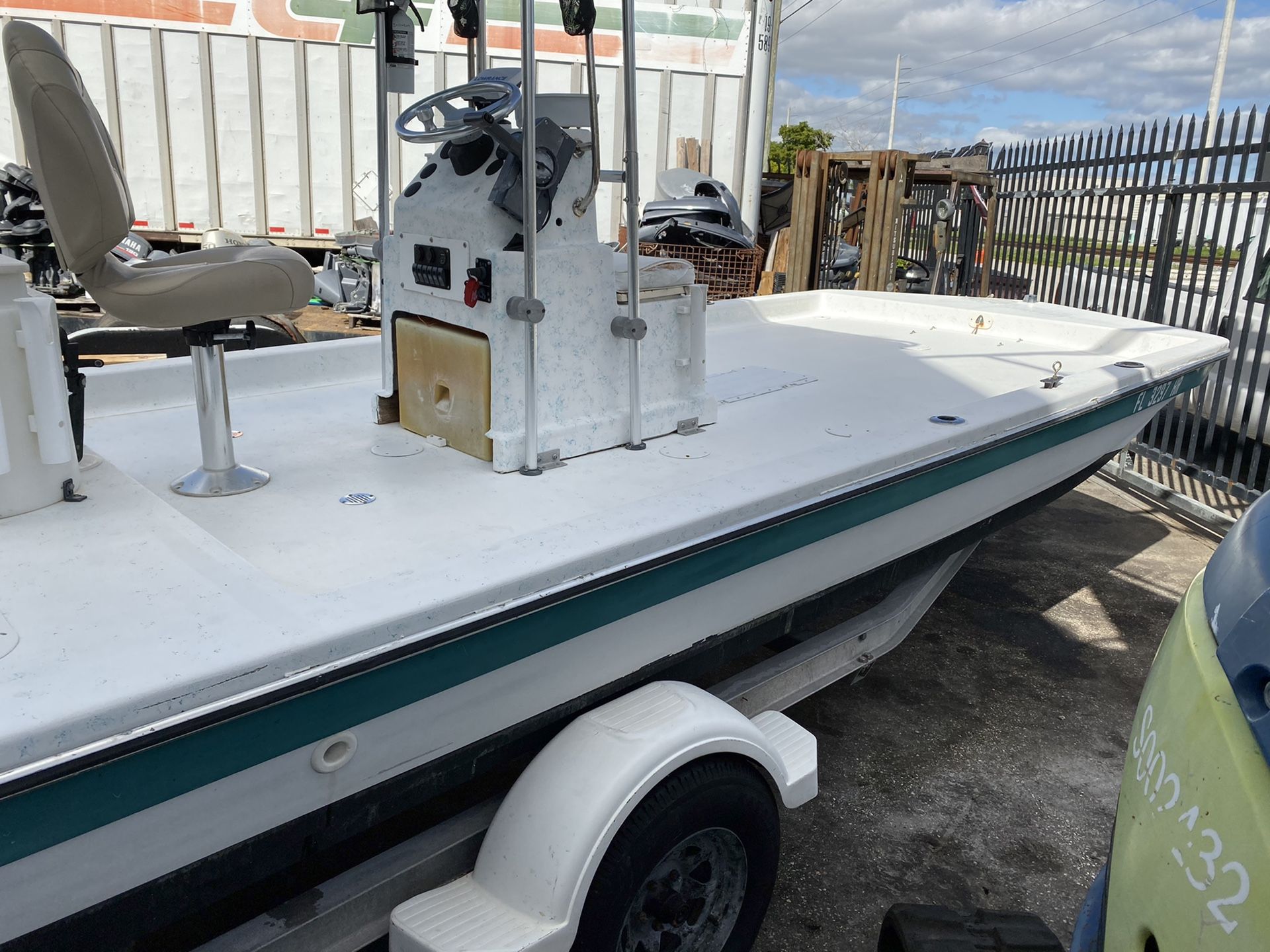 19 ft center console custom flats boat