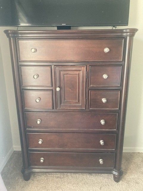 TALL WOOD Chest Of Drawers!