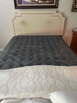 QUEEN BED