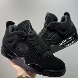 Jordan 4’s Black Cat Size 10.5