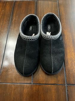 Size 11 UGG Black