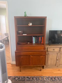 Restored Stanley Mid-Century Modern Walnut Hutch