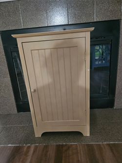 Cute little bathroom cabinet