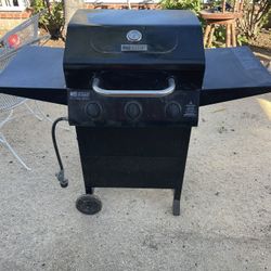 American Gourmet Propane grill 3 burner