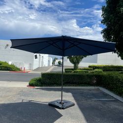 10ft Cantilever Offset Umbrella with 360 Degree Rotation and Tilt with Weights
