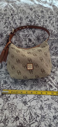 Dooney & Bourke shoulder purse