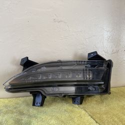 2015 2016 2017 2018 2019 Lincoln MKC front Bumper Lower Fog Light Fog Lamp Turn Signal Left Driver Side LH Used Original OEM