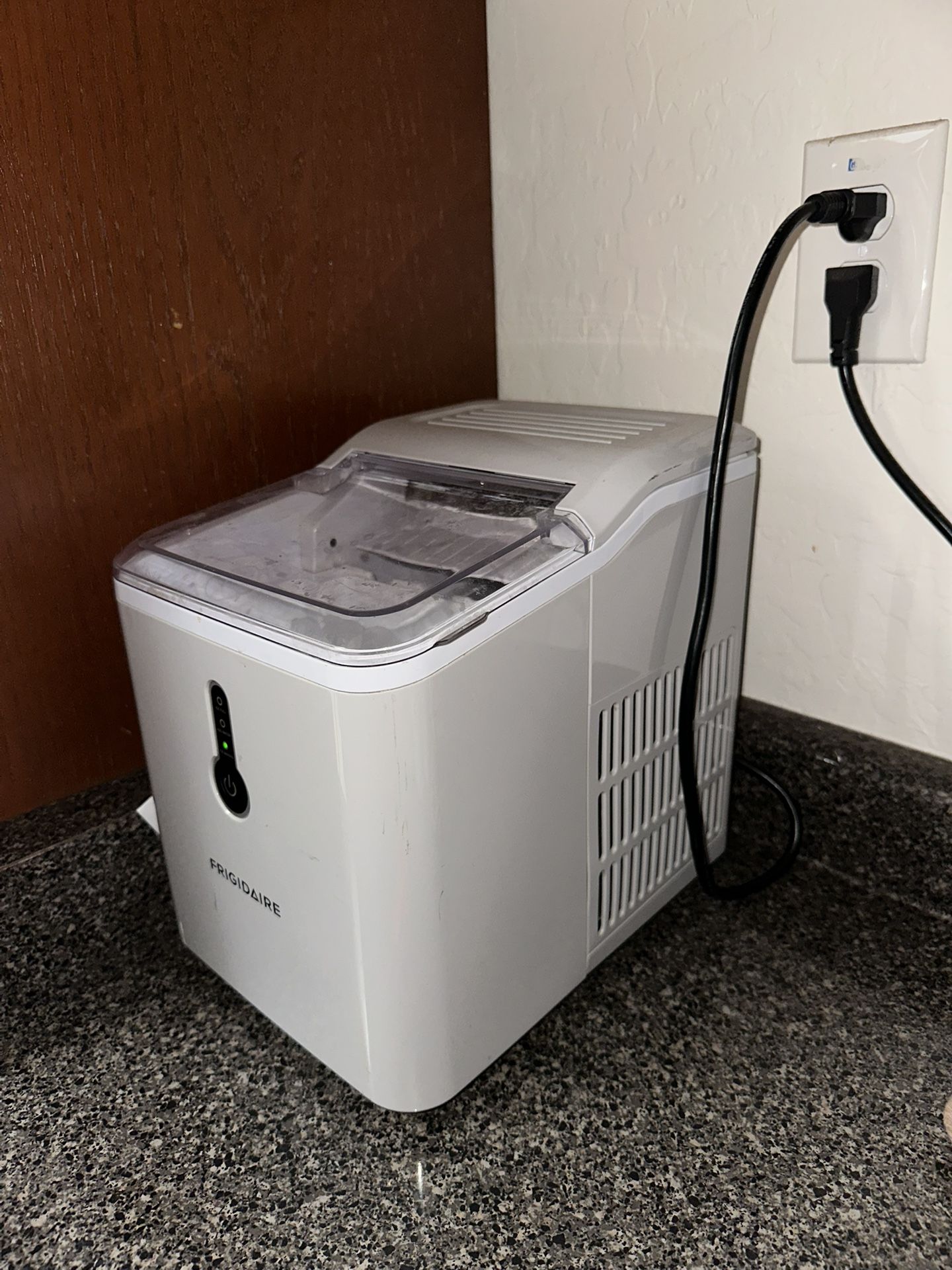 Frigidaire Ice Maker