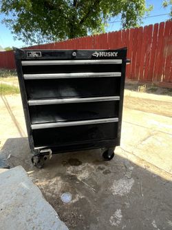 125 $ Tool Box With Tools In It 
