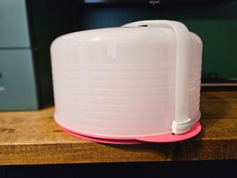 Tupperware Cake Taker