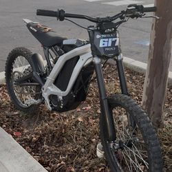 2024 surron lbx(looking for trades and offers)