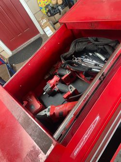 TOOL CART / SNAP ON TOOLS/ MILWAUKEE