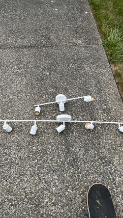 2 LED light fixtures