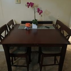 Broyhill high top table with chairs