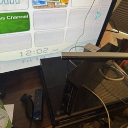 Nintendo black Wii Console w/ 1 remotes 1 nunchuck, WORKS great $60 firm Additional Remotes & Games Available 