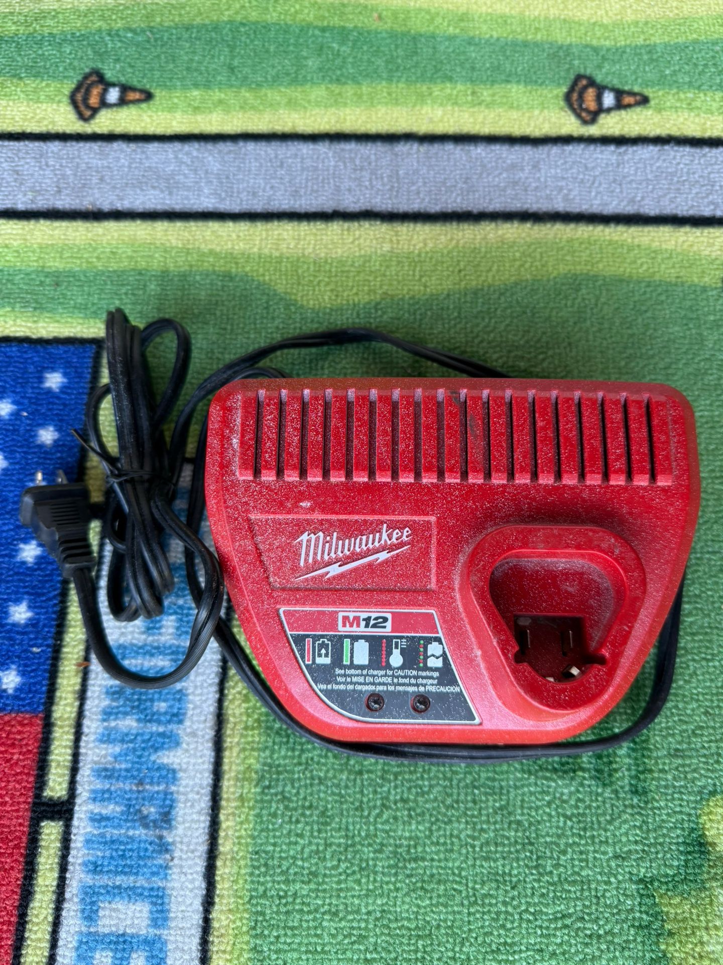 Milwaukee M12 Charger