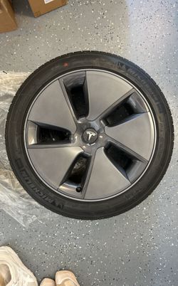 Tesla 3 18” Michelin Tires And Rims (2023)