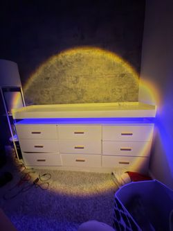 Dresser LED