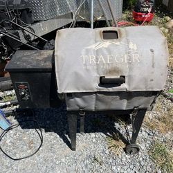 Traeger Junior Elite Pellet Grill