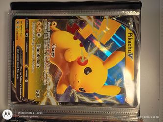Pikachu V Pokémon Card SWSH061 Holo
