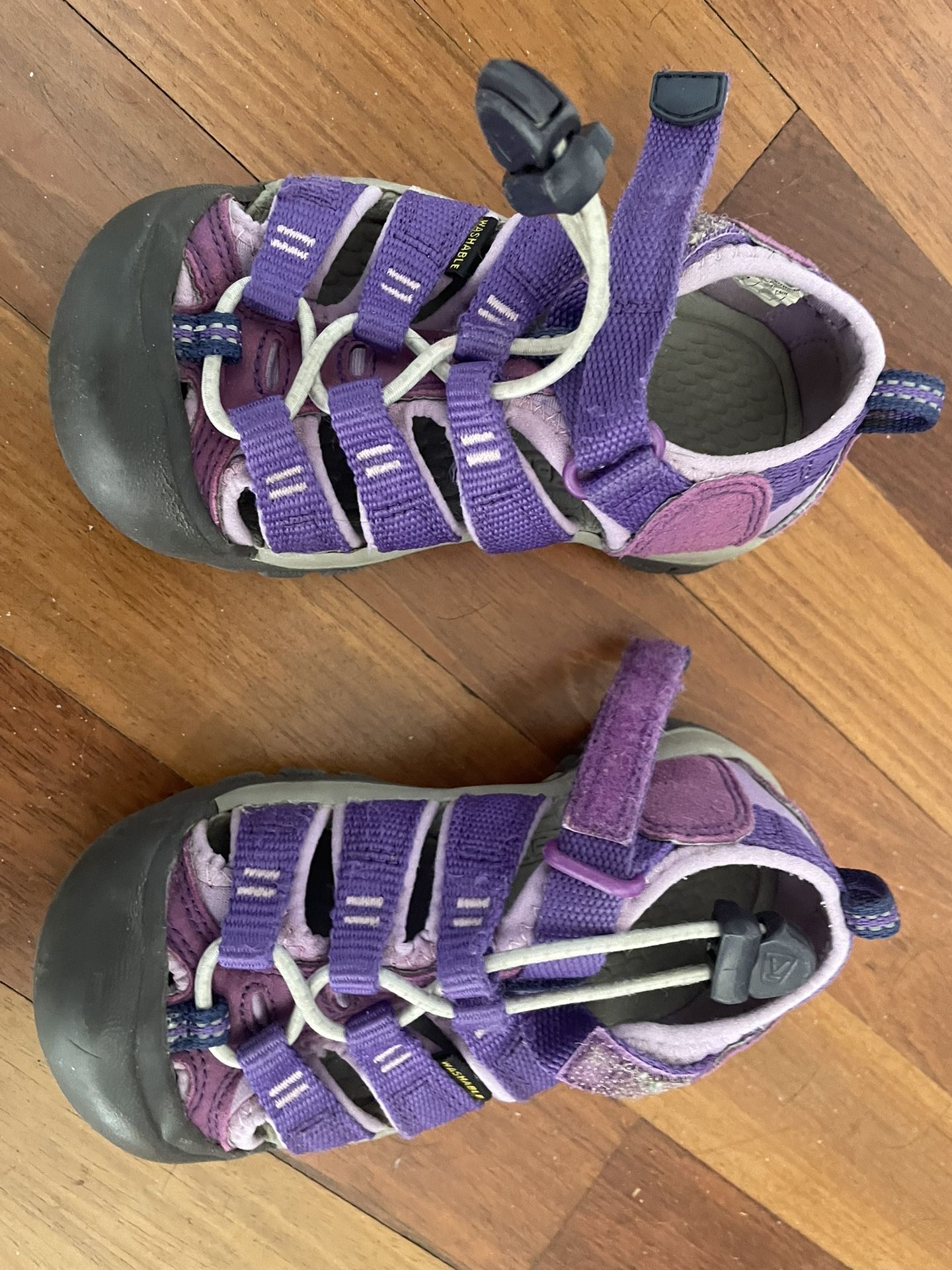 Keens Size 9