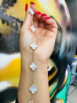 18k Flower Bracelet