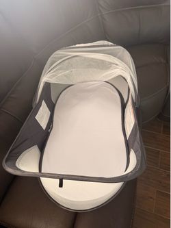 Baby travel basinet