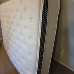 Queen WinkBeds Luxury Firm Mattress - Like New