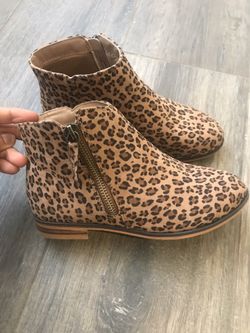 Girls boots