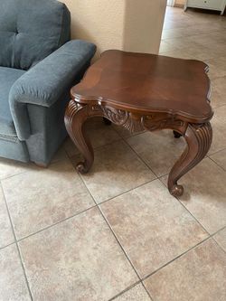 Side table solid wood, dark brown excellent  condition pick up Southwest near IKEA