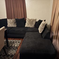Black Sectional Couch 