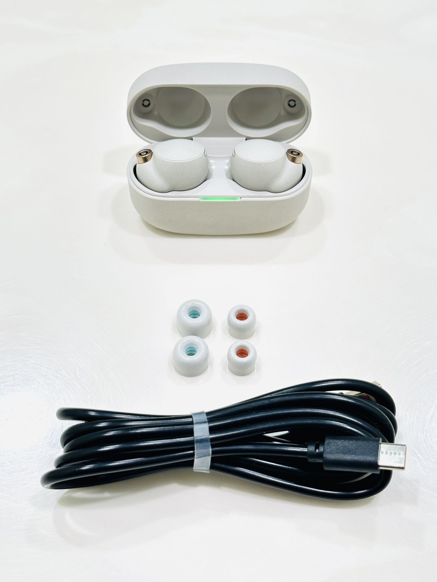 Sony WF1000XM4 Noise Canceling Wireless Earbuds in Silver XM4